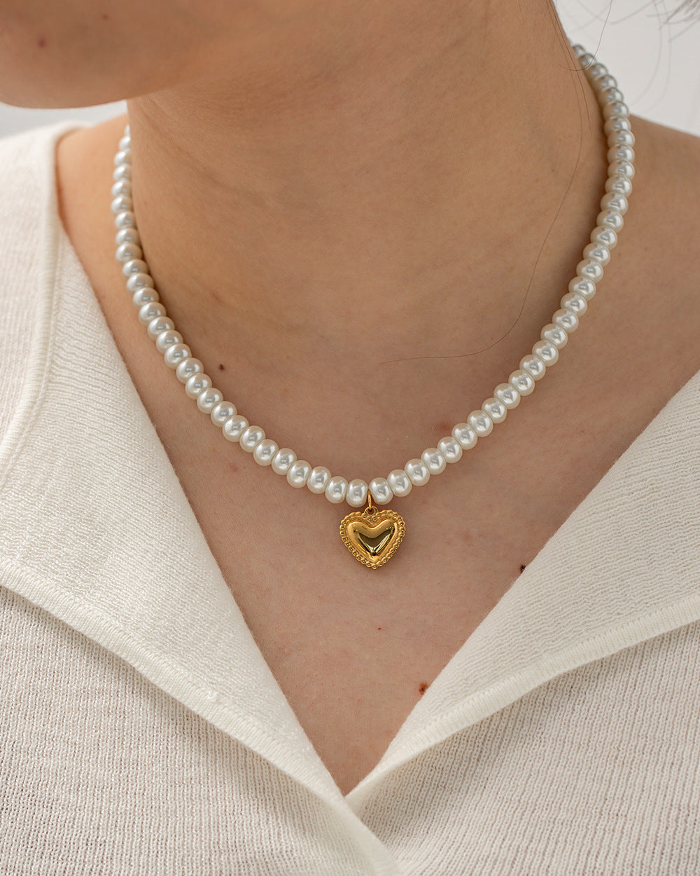 Pearl and Heart Pendant Design Versatile Necklace