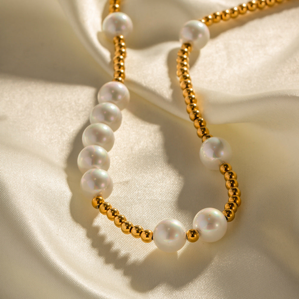 Exquisite Dazzling Pearl Necklace