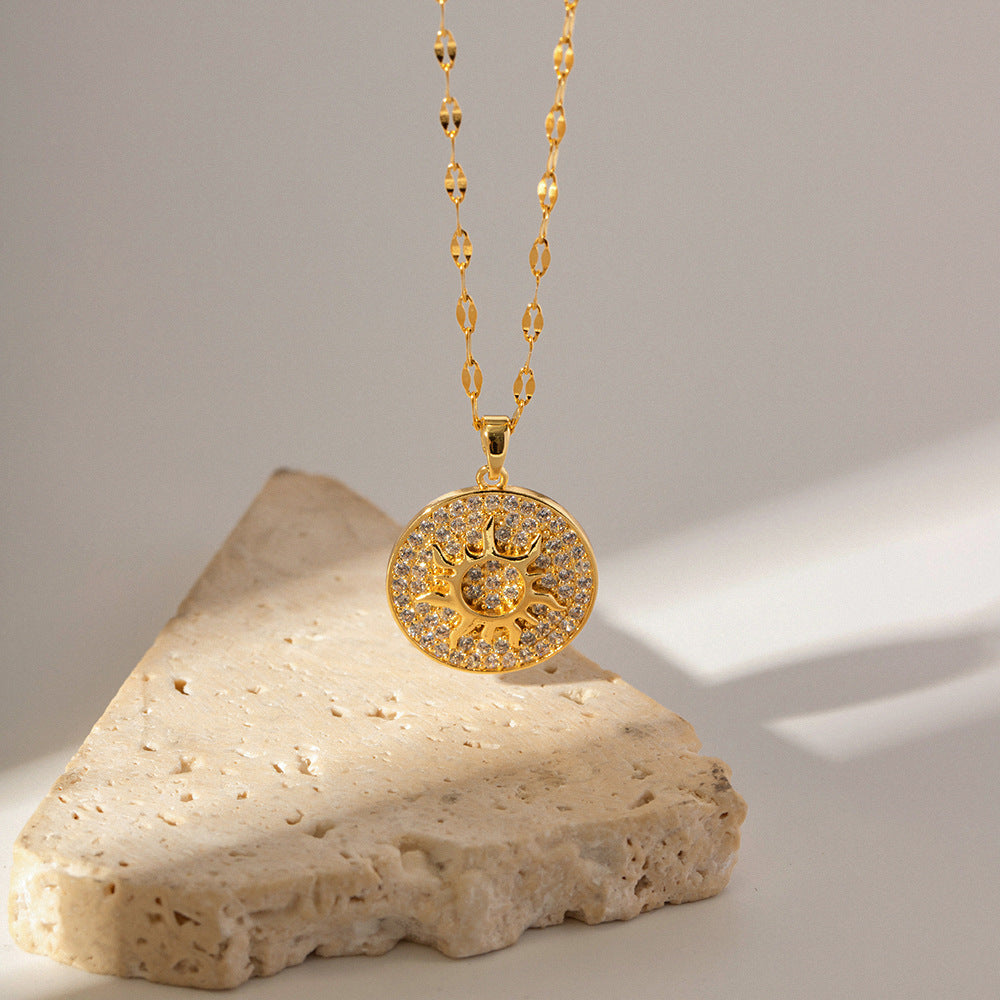 Simple Inlaid White Zircon Sun Disc Design Pendant Necklace