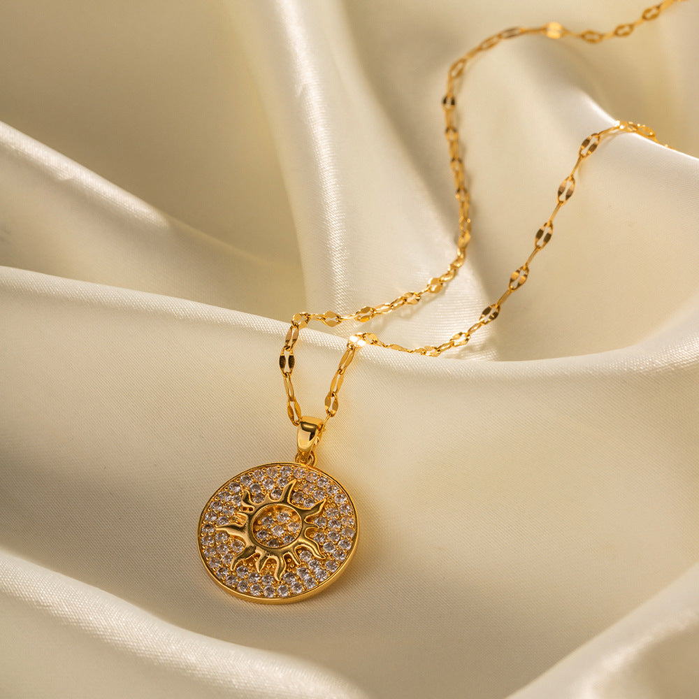 Simple Inlaid White Zircon Sun Disc Design Pendant Necklace