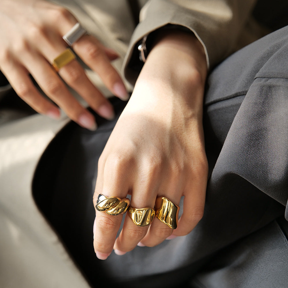 Simple Wide Hammer Pattern Design Ring